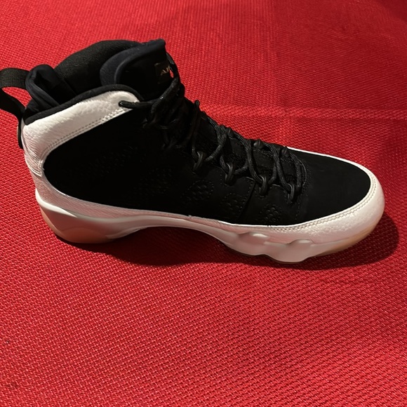 Air Jordan 9 Size 9.5 color Black and White - Picture 4 of 5